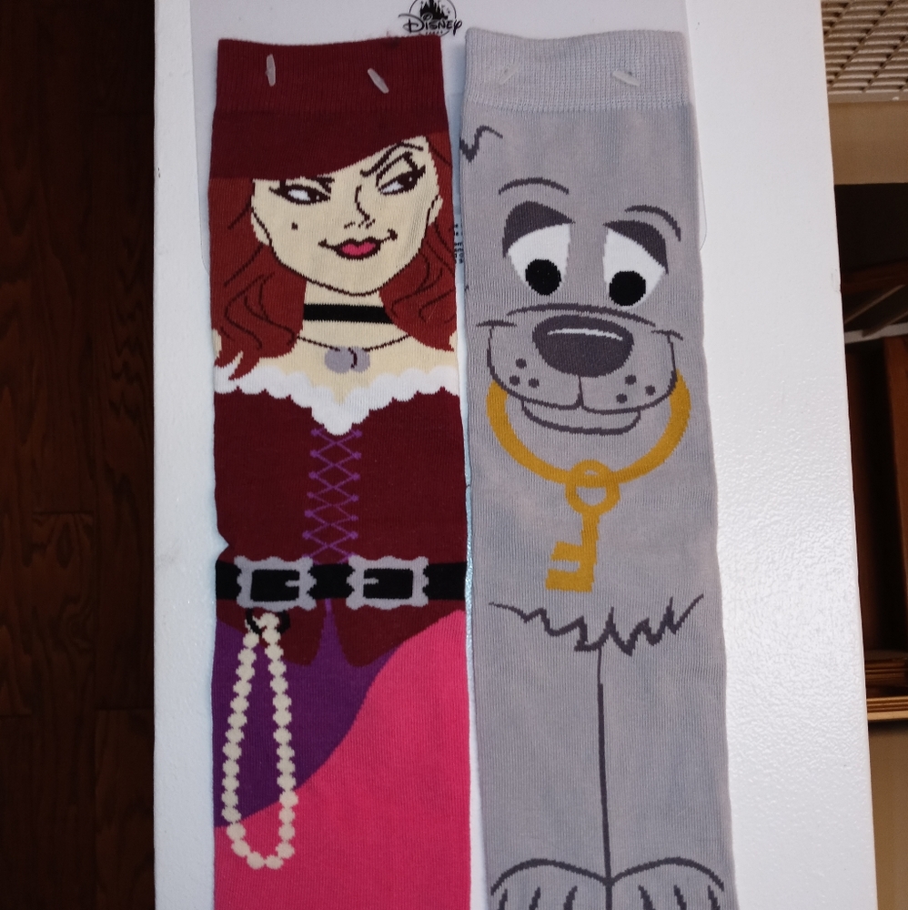 Redd and the Key Keeper Dog Socks